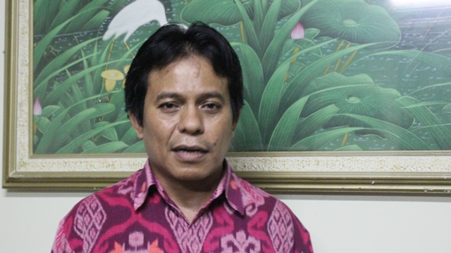 Ketua Yayasan STIE Ahmad Dahlan Mukhaer Pakkana