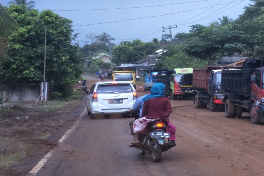 Kondisi Jalan Panimbang-Cibaliung Kotor