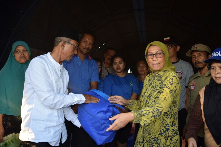 Pemprov Banten Beri Bantuan Korban Gelombang Tinggi