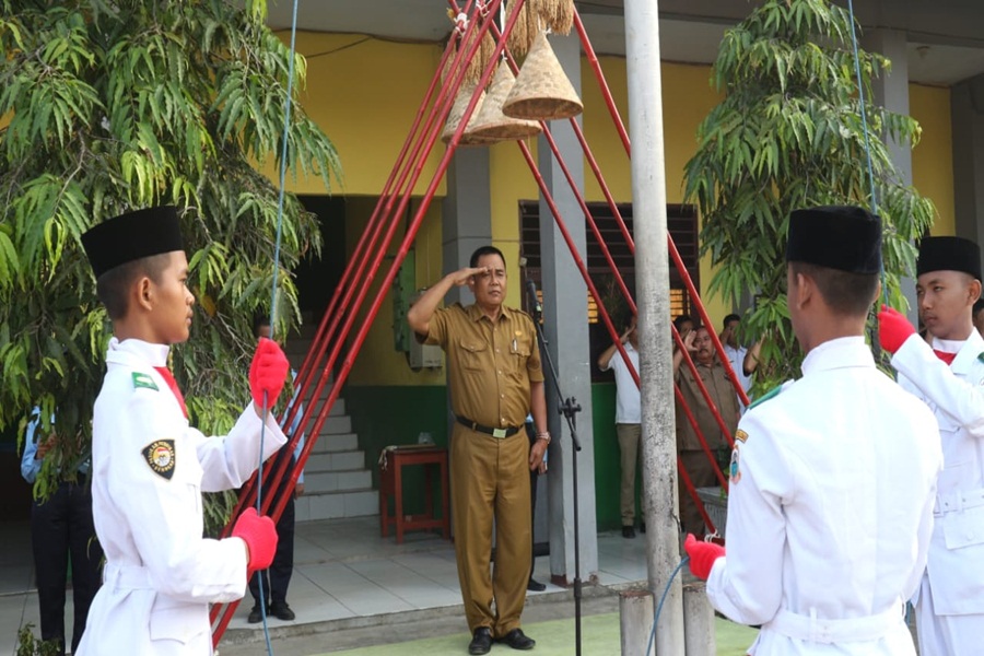 Upacara Bendera di SMKN 1 Rangkasbitung