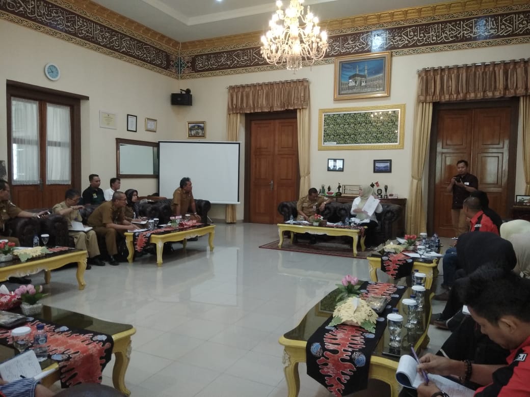 Front Pembela Honorer Indonesia minta Bupati Pandeglang Terbitkan Perbup Honorer