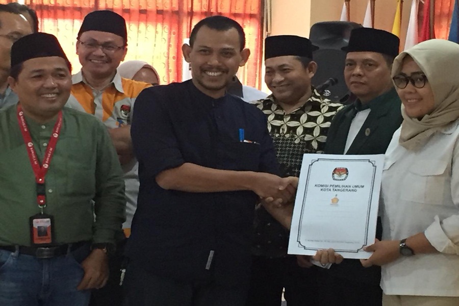 Ketua KPU Kota Tangerang Serahkan Berkas DCT