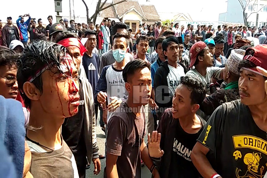 Bentrok Berdarah Warnai Aksi Gerakan Masyarakat Ujung Kulon di KP3B