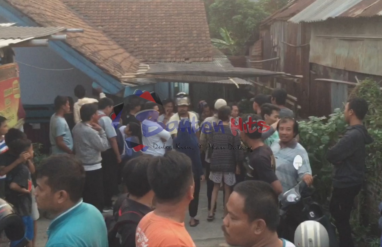 Jambret Dikeroyok Massa Setelah Ditabrak Siswi SMKN 3 Kota Cilegon yang Dijambretnya