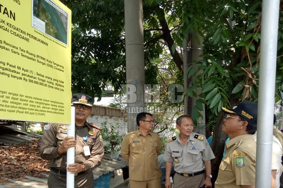 Plang Larangan Pemanfaatan Lahan Pemerintah di Kota Tangerang