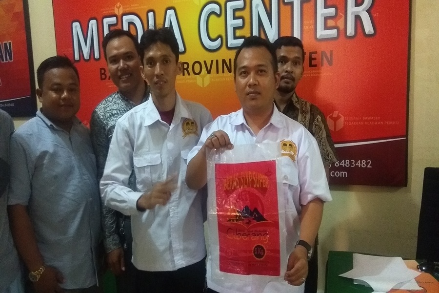 Tampung Padi Laporkan Pelanggaran Pemilu ke Bawaslu Banten