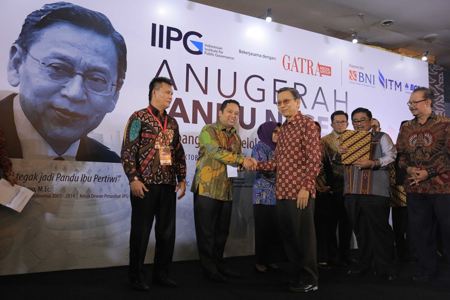 Wali Kota Tangerang Terima Penghargaan Anugerah Pandu Negeri