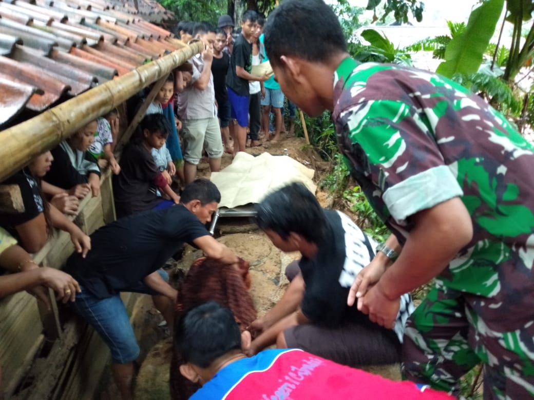 Warga Desa Kaduagung Timur Cibadak Tewas Tersambar Petir di Cijoro Pasir Rangkasbitung
