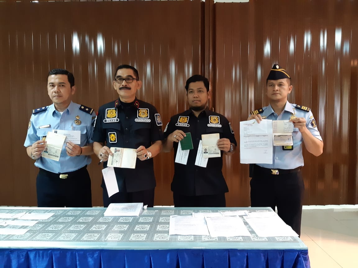 Kantor Imigrasi Bandara Soekarno Hatta Tangerang ungkap kasus paspor palsu