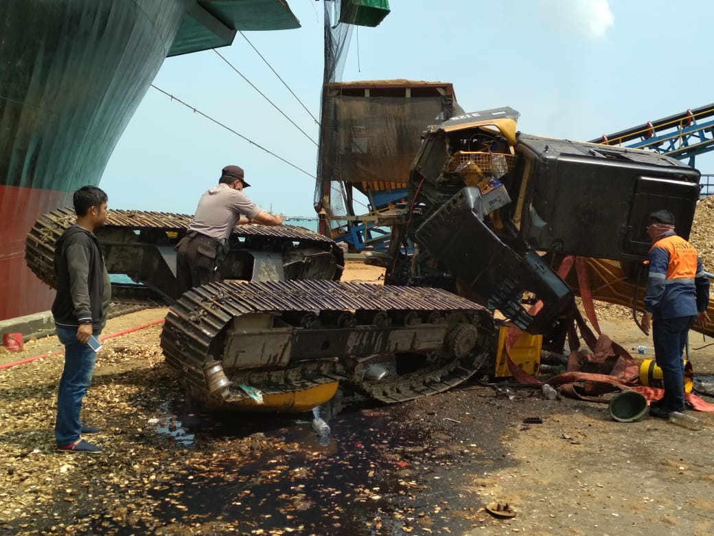 Kecelakaan Kerja Pelabuhan PT Indah Kiat Pulp and Paper, Pekerja Bongkar Muat Tewas Tertimpa Alat Berat