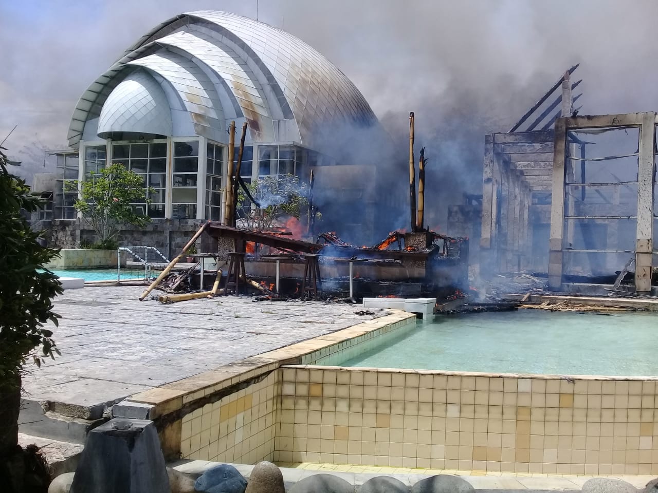 Resort Pulau Umang Terbakar