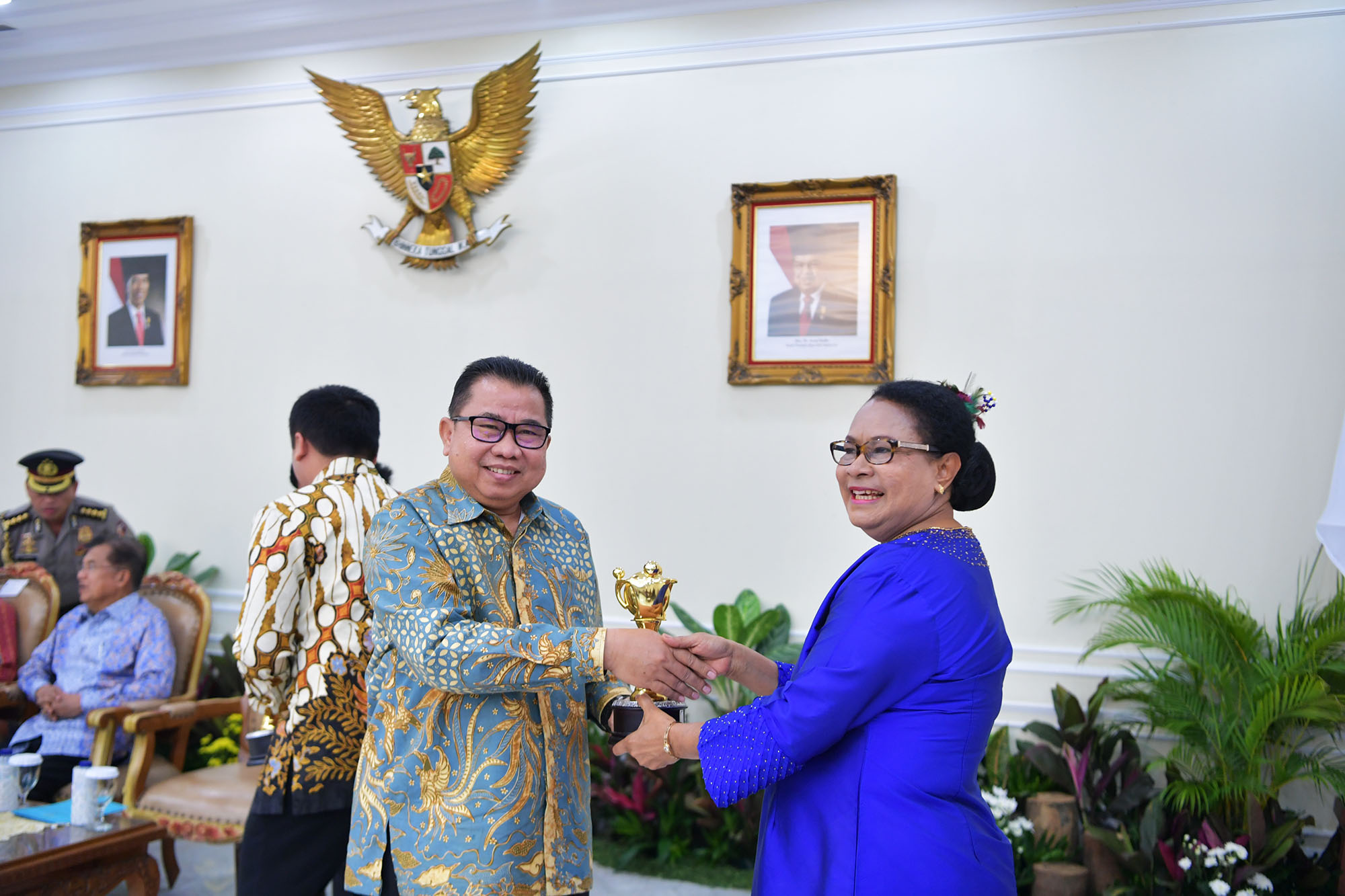 Pemprov dan Tujuh Kota/Kabupaten di Banten Raih Penghargaan Anugerah Parahita Ekapraya