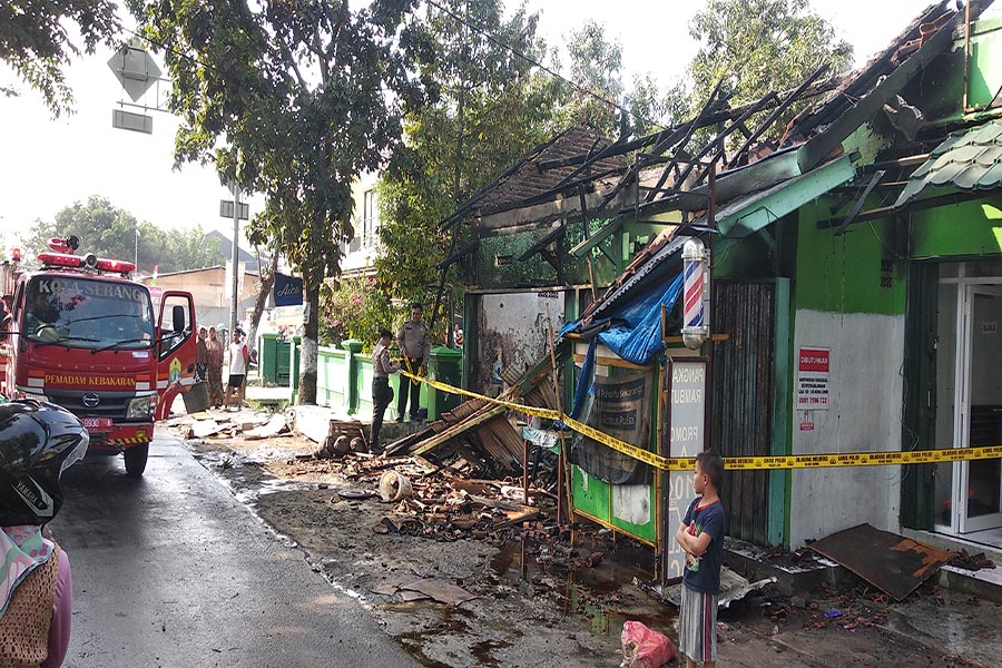 Kebakaran di Jalan Ayip Usman, Kaligandu, Serang