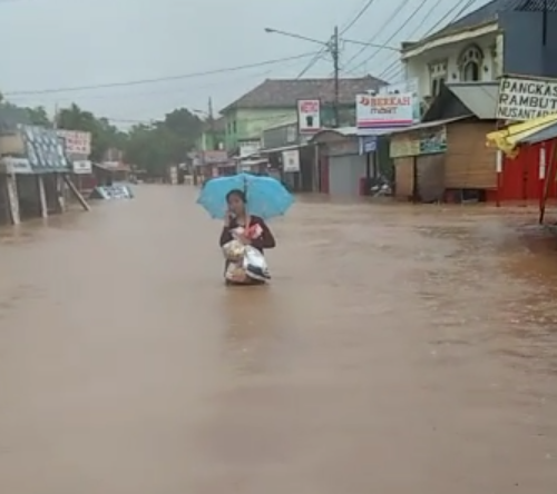 Hujan Deras dan Gelombang Laut Tinggi Picu Banjir, Ribuan Rumah di Labuan Terendam