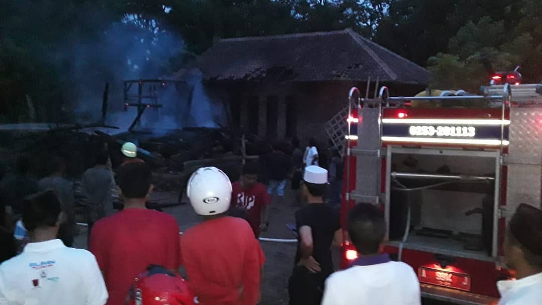 Rumah Terbakar, Sepasang Lansia di Kampung Jarokasang Terpaksa Harus Hidup Menumpang