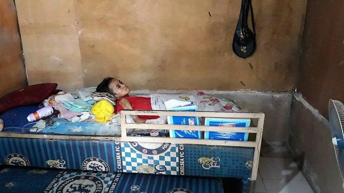 Lima Tahun Diserang Virus Aneh, Warga Miskin di Tangsel Hanya Terbaring di Dalam Rumah Triplek