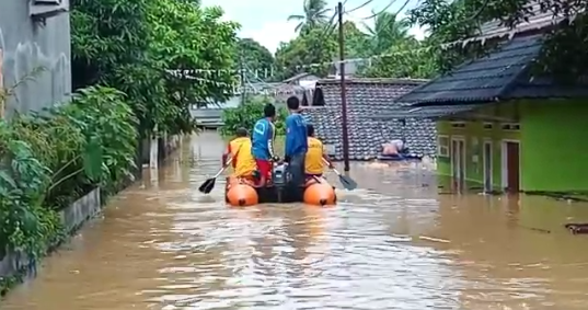 Banjir Setinggi 3 Meter Kembali Rendam Ratusan Rumah Warga Desa Teluk Kecamatan  Labuan
